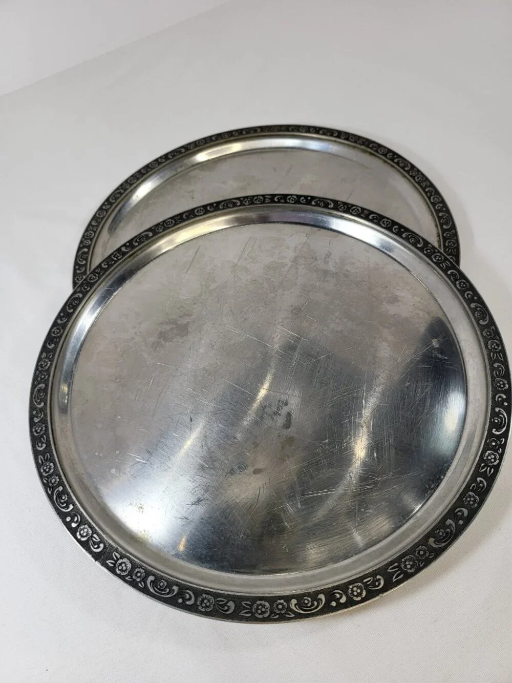 Set of 2 Vintage Oneida Custom Mediterranea 18/8 Stainless Steel Serving Trays‎